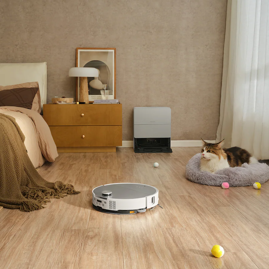 Roborock - Saros 10 Ultra Thin, Self-Lifting Robot Vacuum and Mop , 22,000 Pa Suction Hyper Force and Multi-Fuction Dock - White