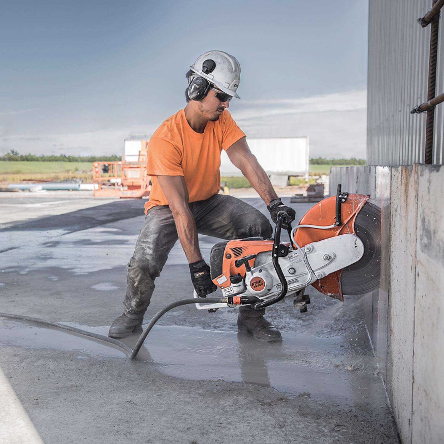 STIHL TS 800 Cutquik 16 in. Cordless Gas Cut-Off Saw